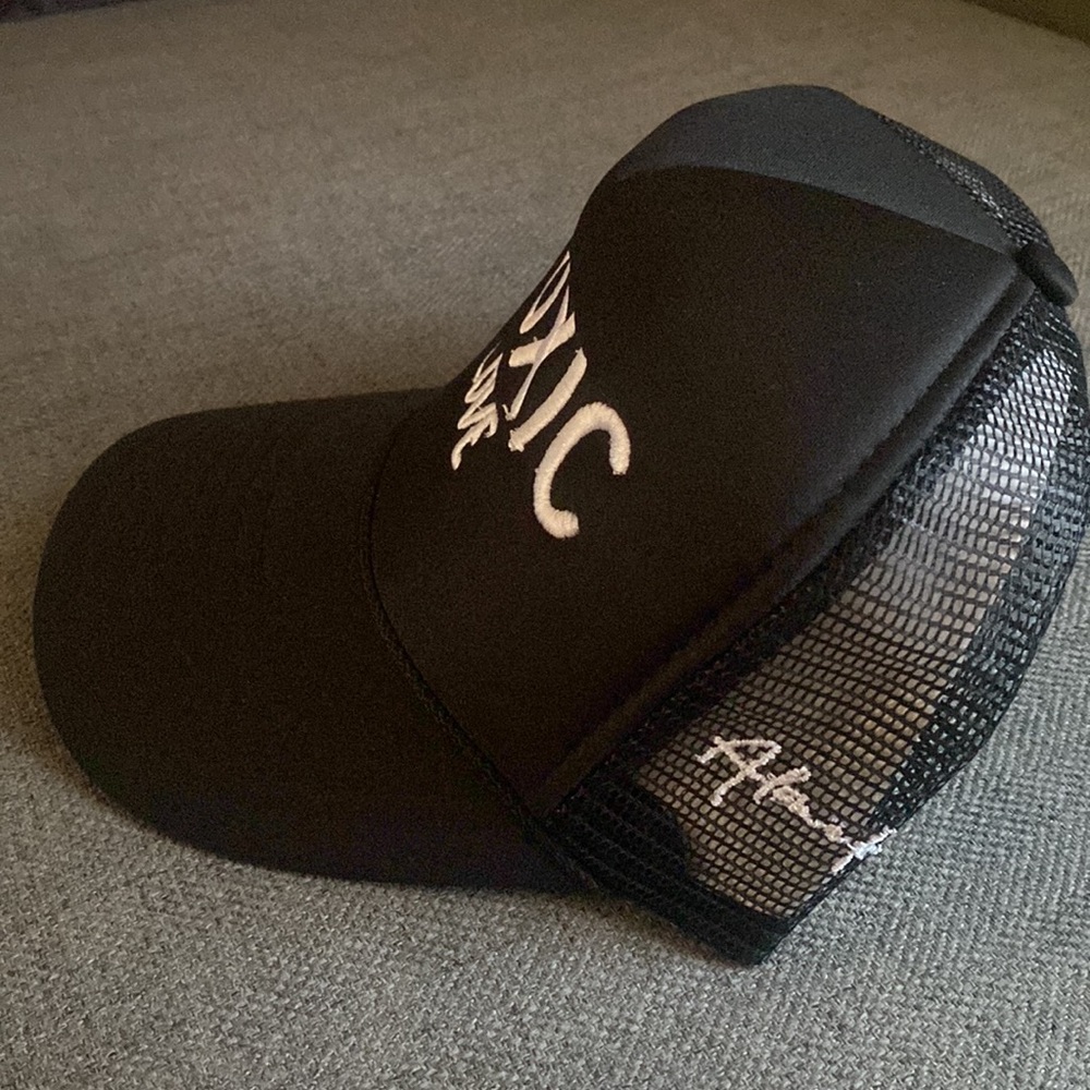 Unique Apparel - image 3